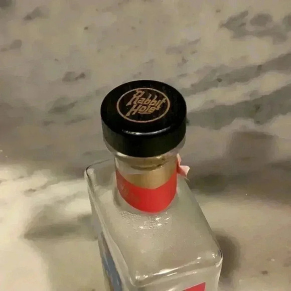 Rare decorative bottle Rabbit Hole single barrel cask strength - Picture 3 of 6